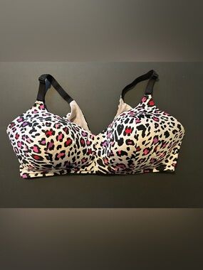Torrid 360° Back Smoothing Wire-Free Bra, White Leopard Print, Size 42DDD, Used